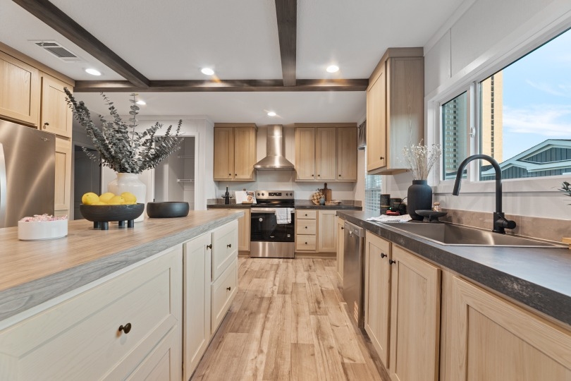 25_c_250_sebastian_32644d_kitchen_003_web_1745936691695_810_12
