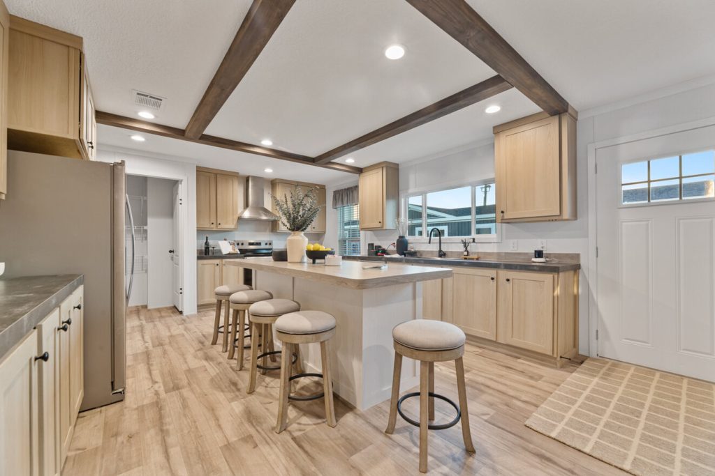 25_c_250_sebastian_32644d_kitchen_004_web_1745936687635_1323_12