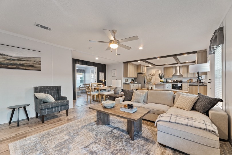 25_c_250_sebastian_32644d_livingroom_001_web_1745936650347_810_12